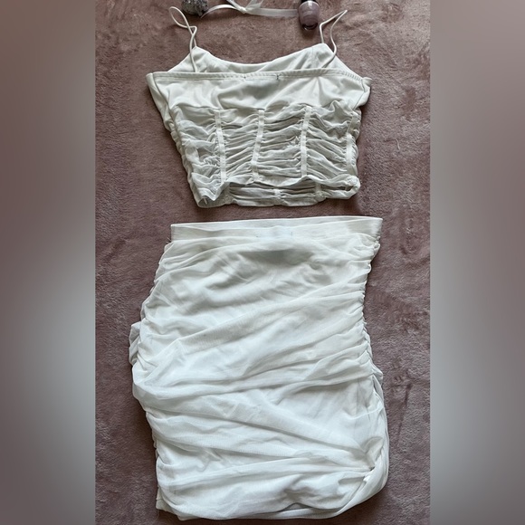 White Two Piece set 🤍🪽 - Picture 2 of 2